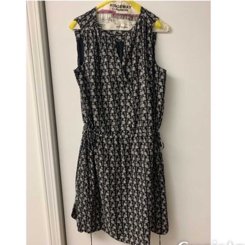 Black and white casual Gap dress
